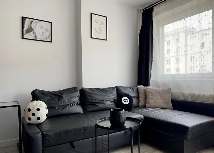 Modern And Comfortable Flat Near Palace Of Culture شقة