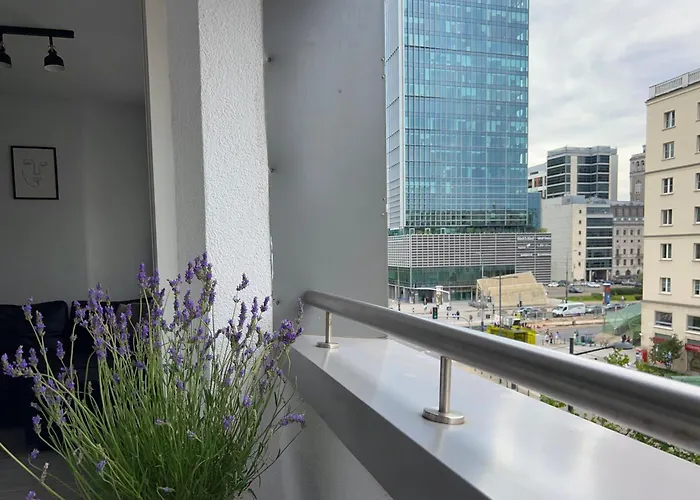 Modern And Comfortable Flat Near Palace Of Culture شقة وارسو